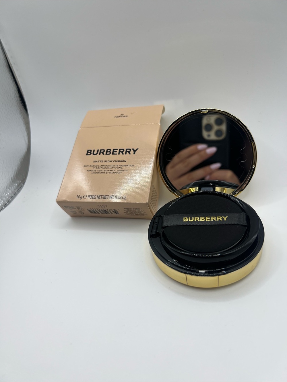 Burberry Cushion Compact in Gold and Black